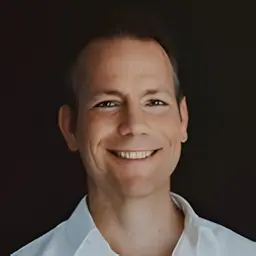 Martin Gratzer, Biogena